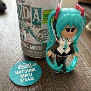 Funko SODA Hatsune Miku Vinyl Figure - Teal 1/8,400